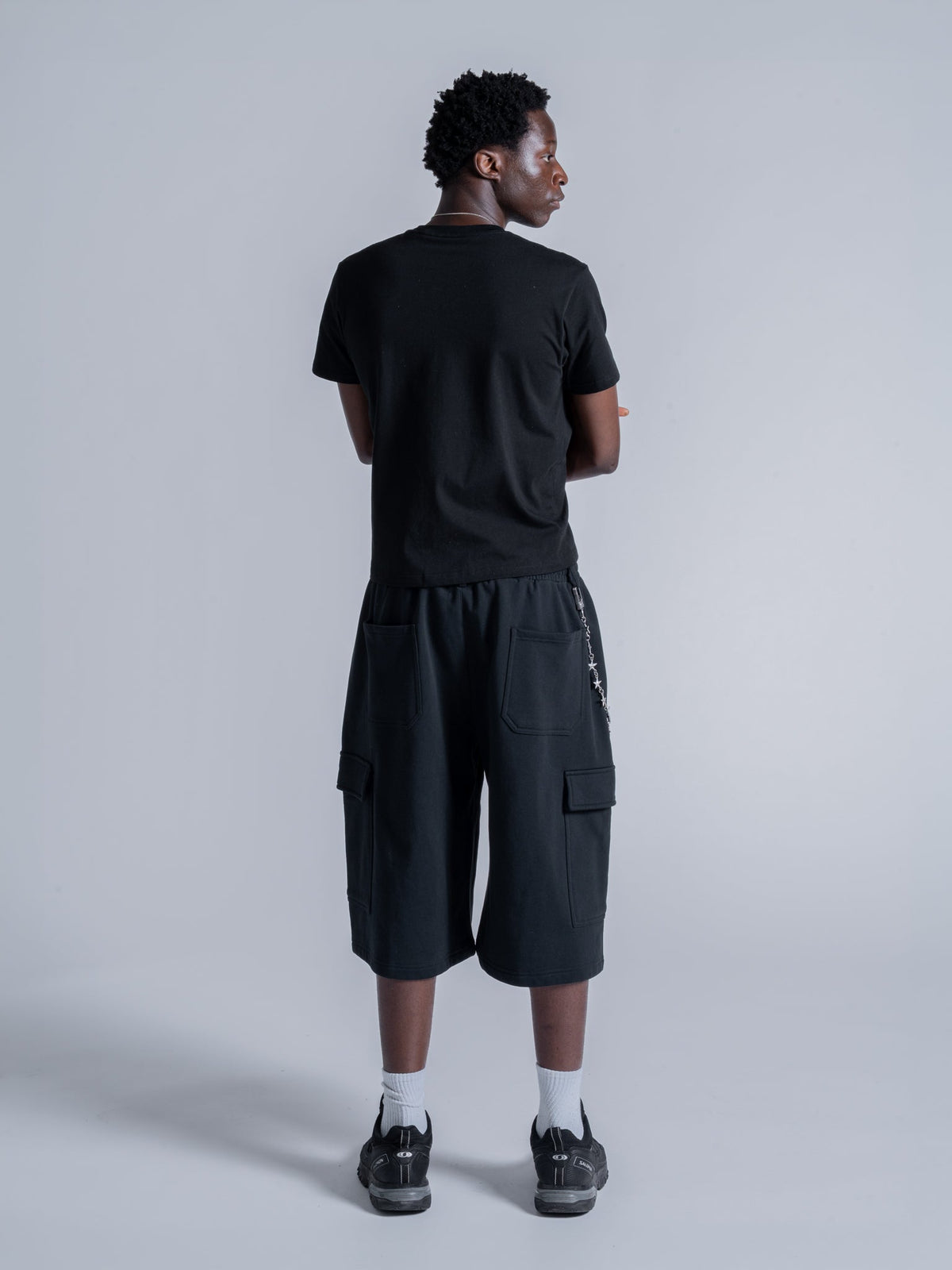 CARGO SWEAT SHORTS - BLACK