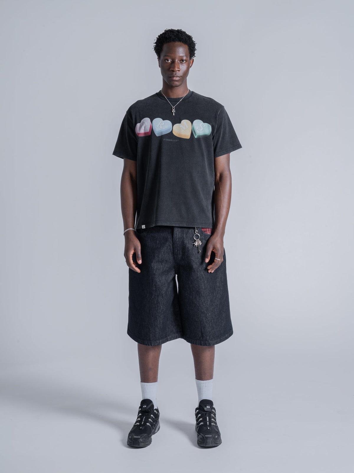 CANDY HEARTS TEE - BLACK