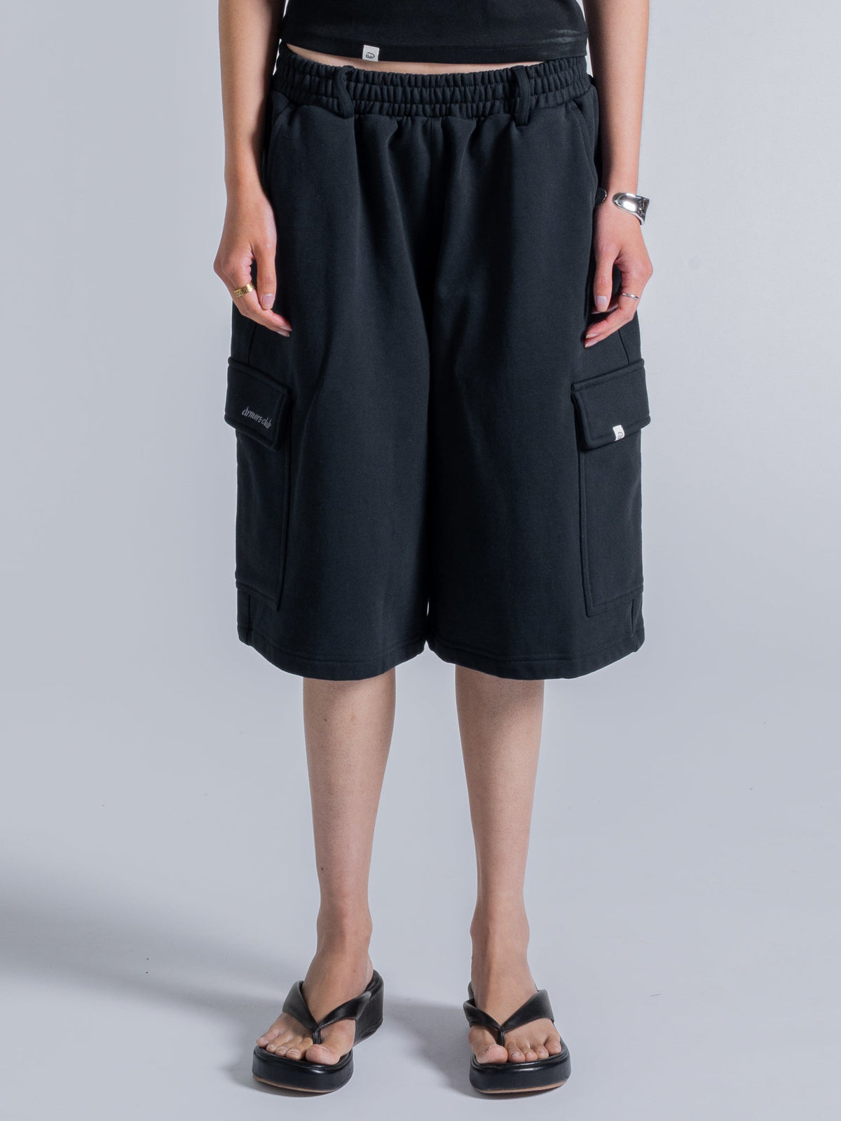 CARGO SWEAT SHORTS - BLACK