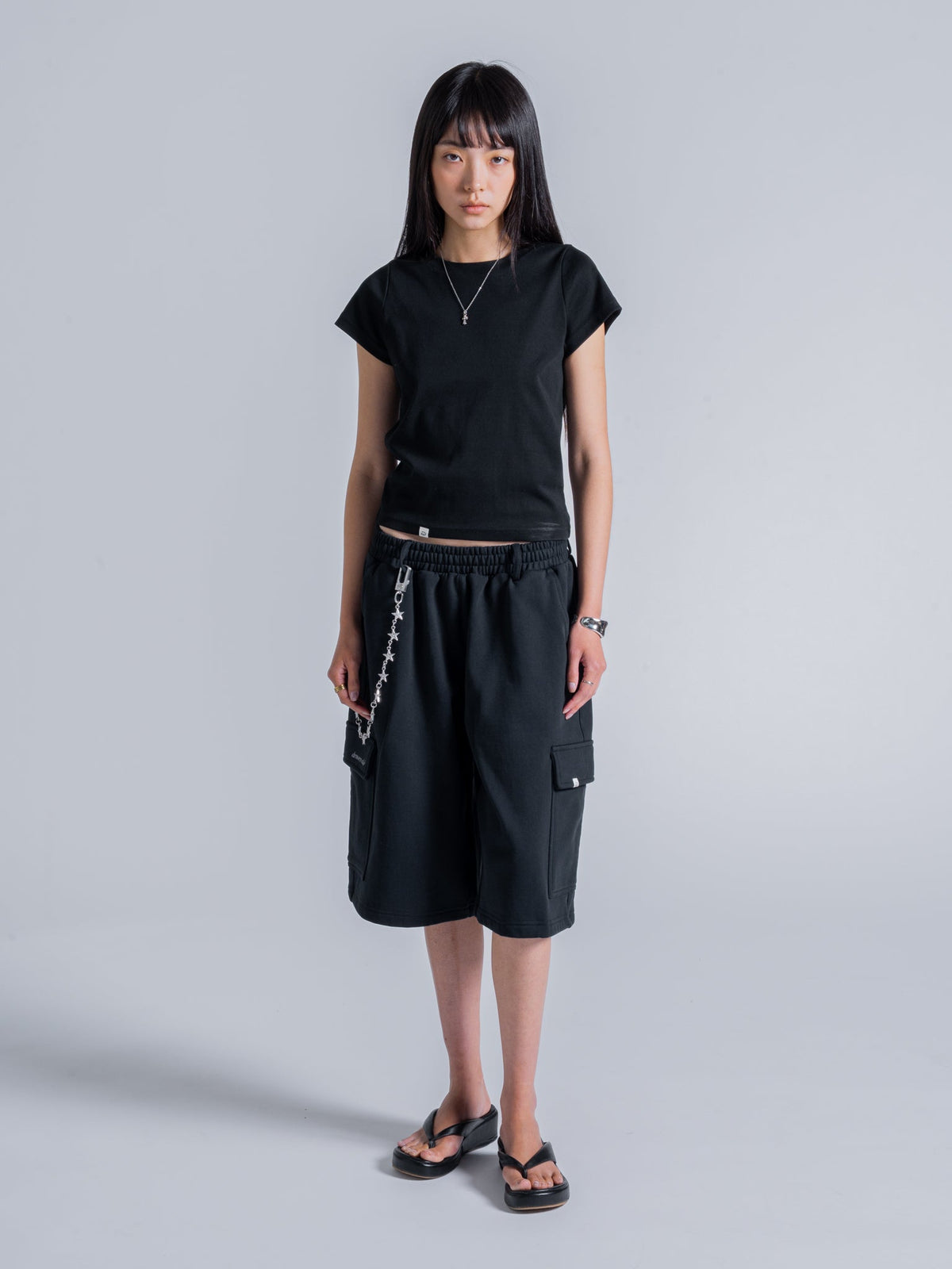 CARGO SWEAT SHORTS - BLACK
