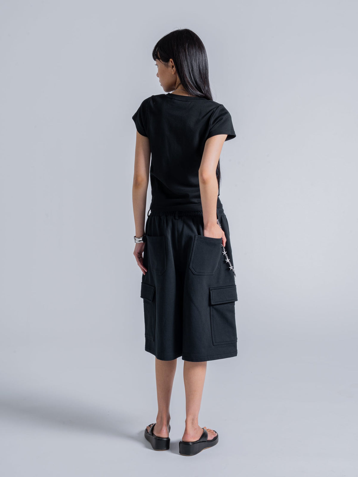 CARGO SWEAT SHORTS - BLACK