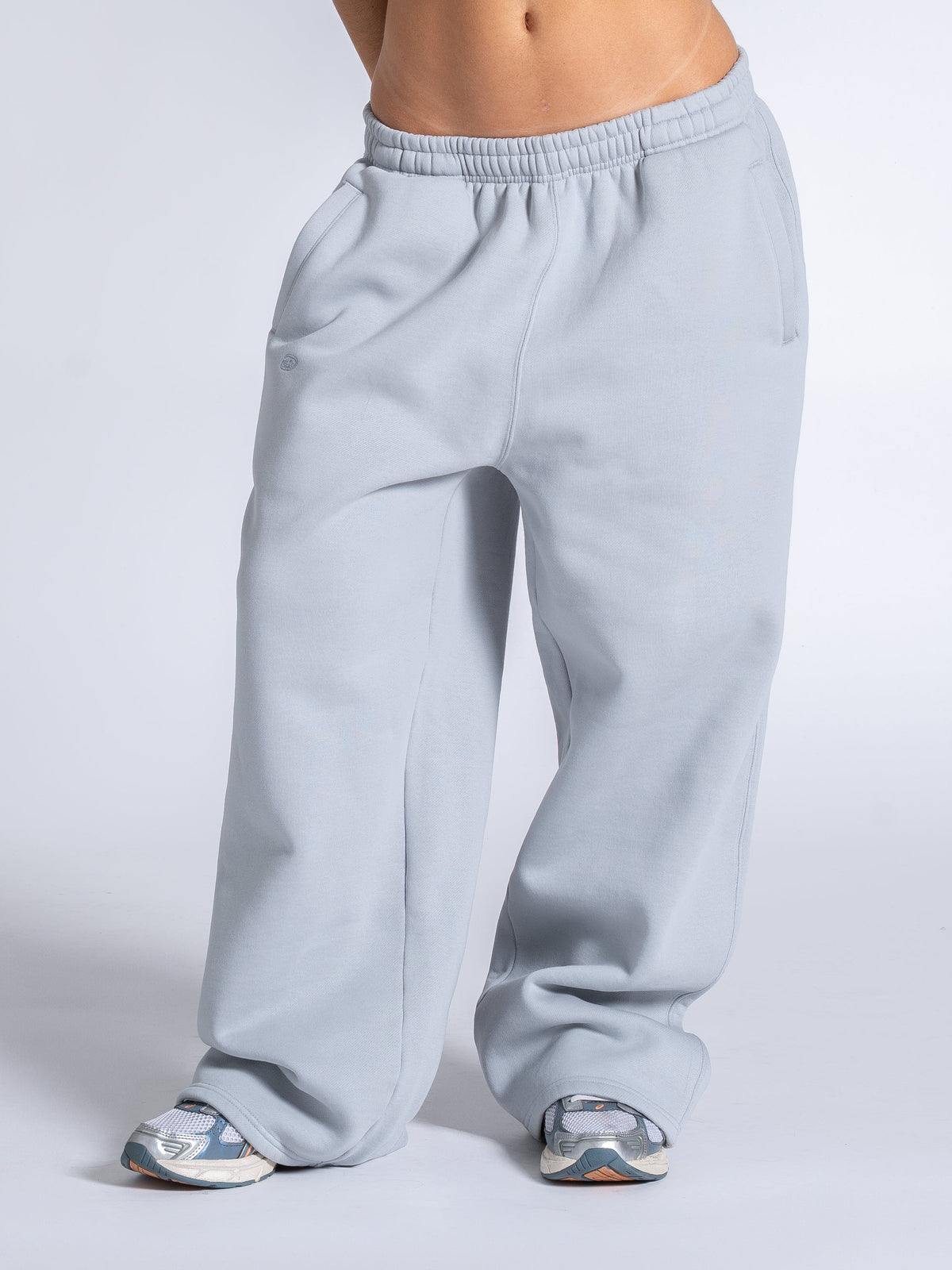 SIGNATURE BAGGY SWEATPANTS - ICE SLATE
