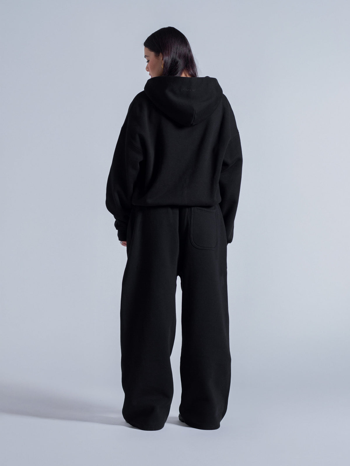 SIGNATURE BASIC ZIP UP - BLACK