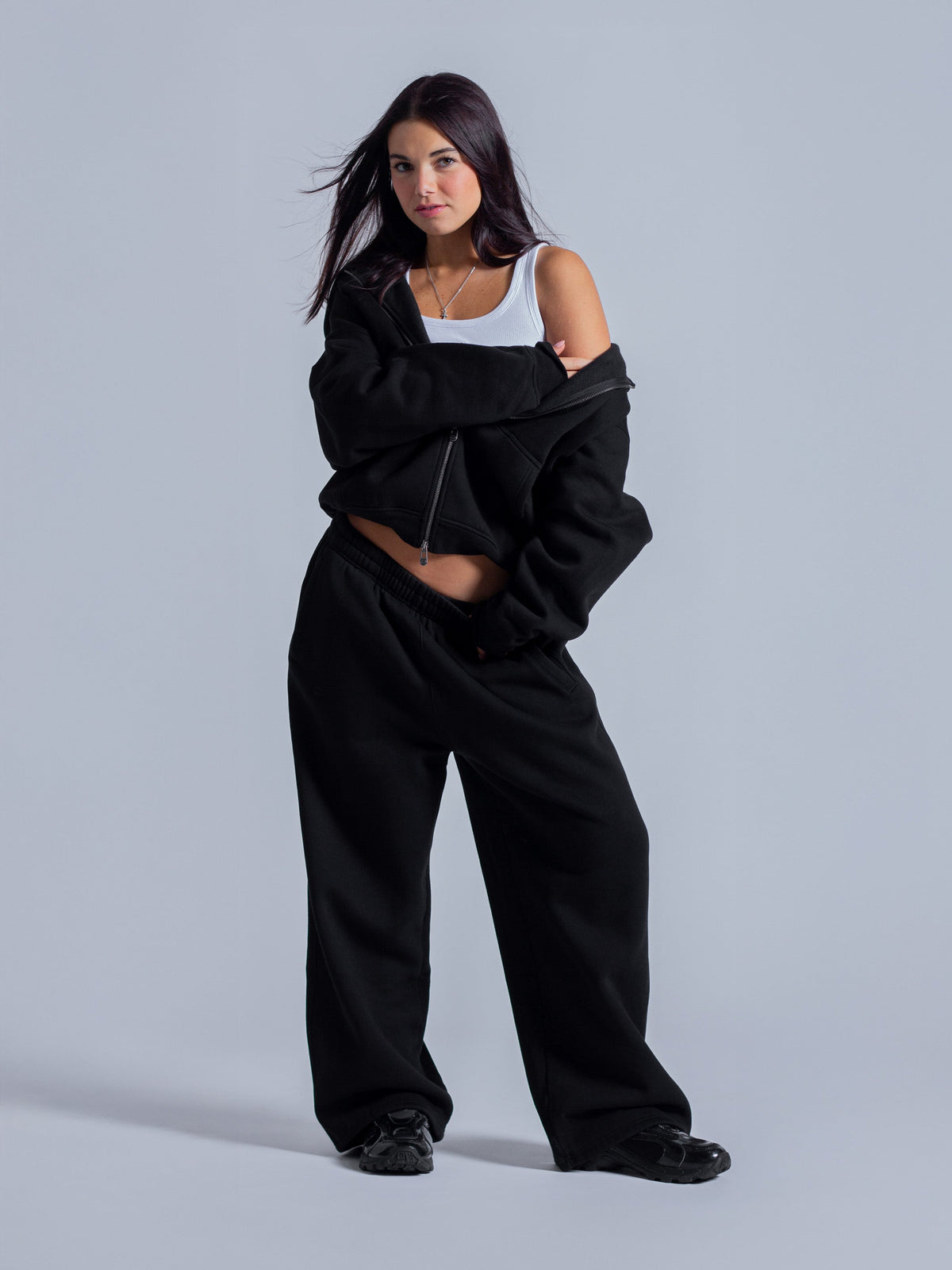 SIGNATURE BASIC ZIP UP - BLACK