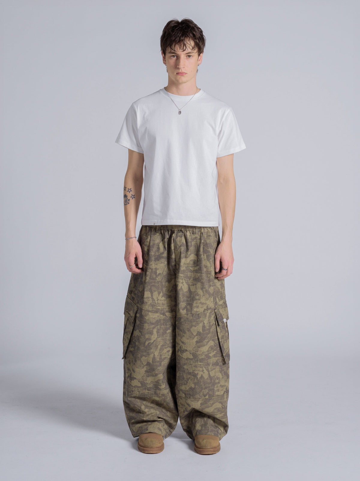 CAMO CARGO PANTS - DESERT