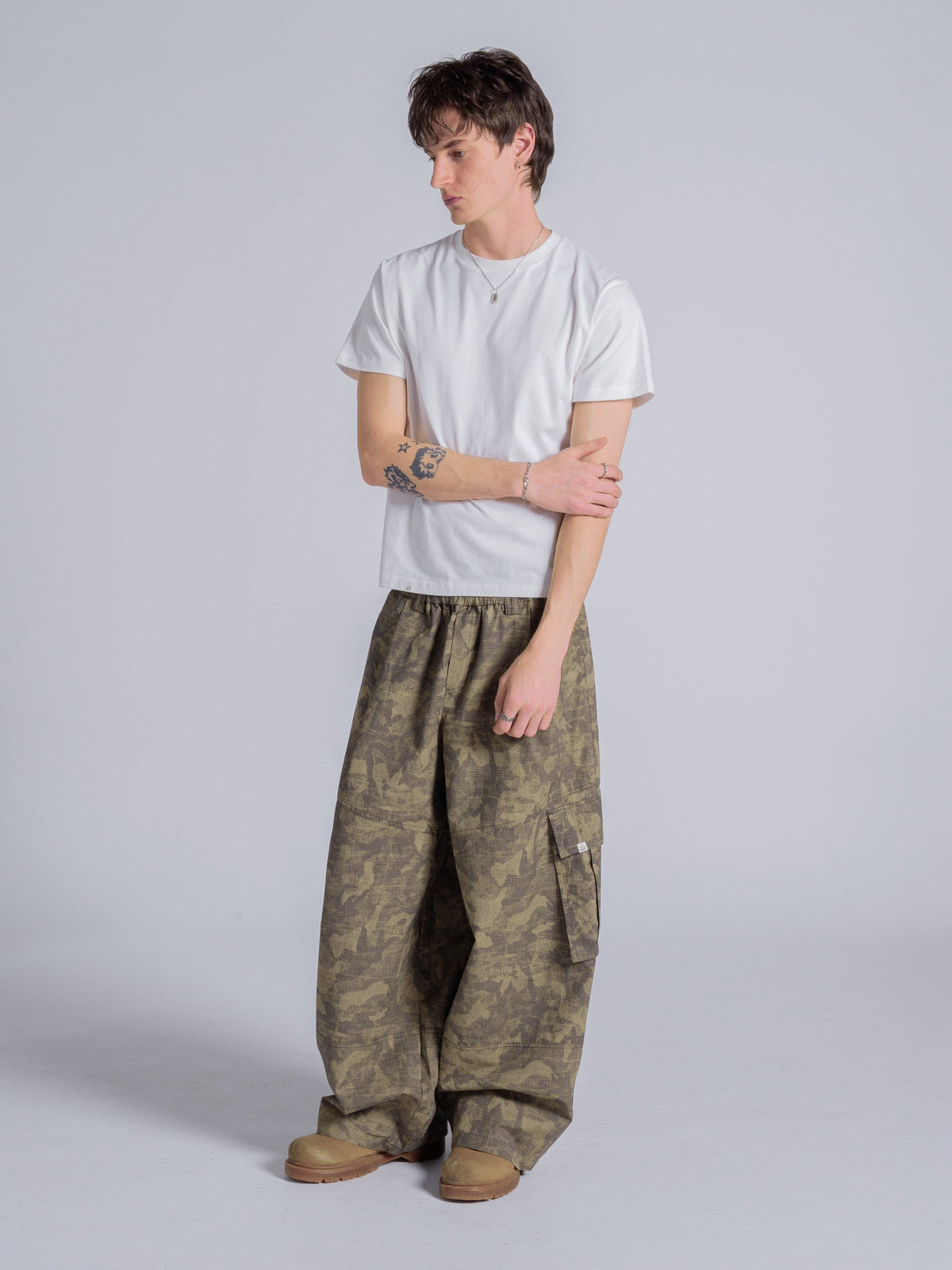 CAMO CARGO PANTS - DESERT