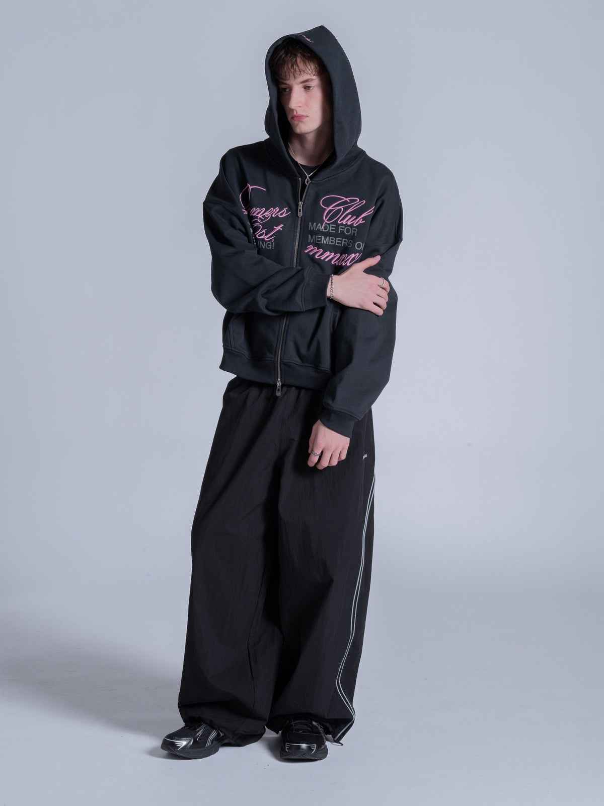 CURSIVE ZIP UP - BLACK