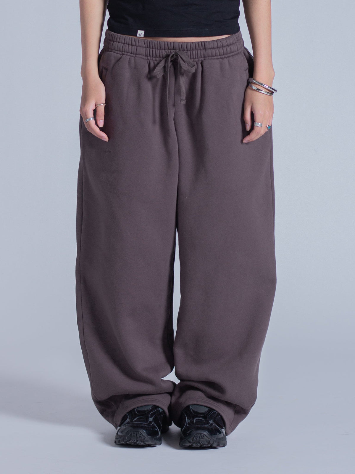 SIGNATURE STRAIGHT LEG SWEATPANTS - COCOA DUST