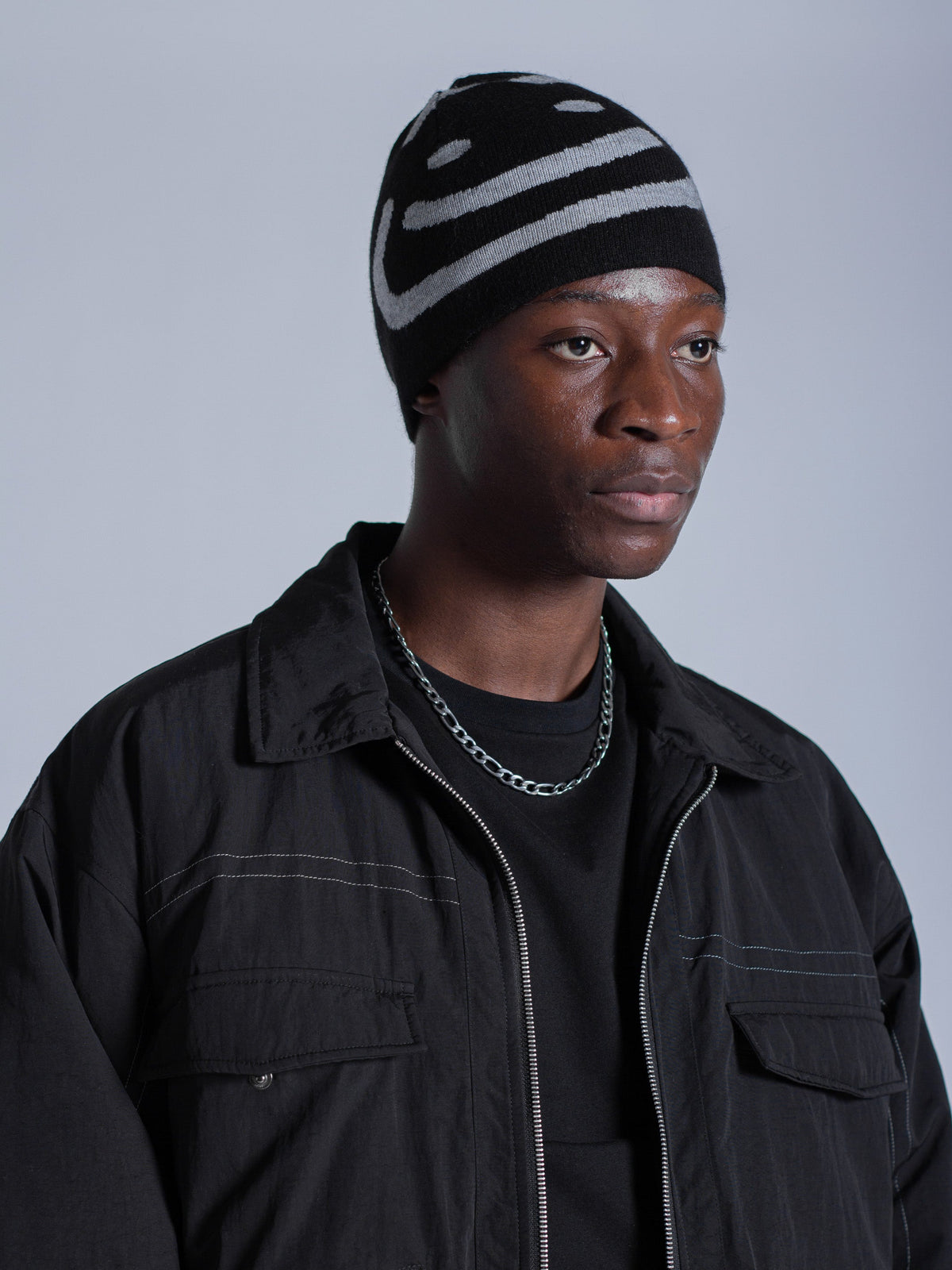 REVERSIBLE SMILEY LOGO BEANIE - BLACK/GREY