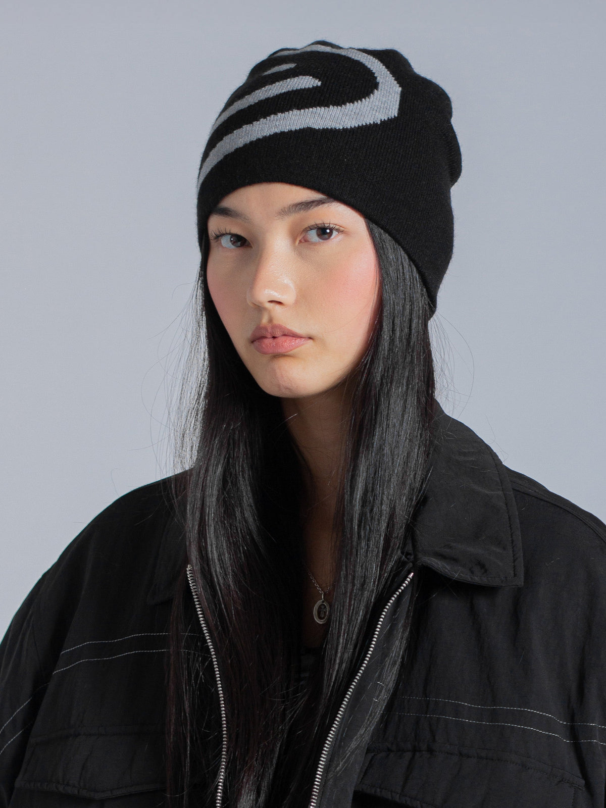 REVERSIBLE SMILEY LOGO BEANIE - BLACK/GREY