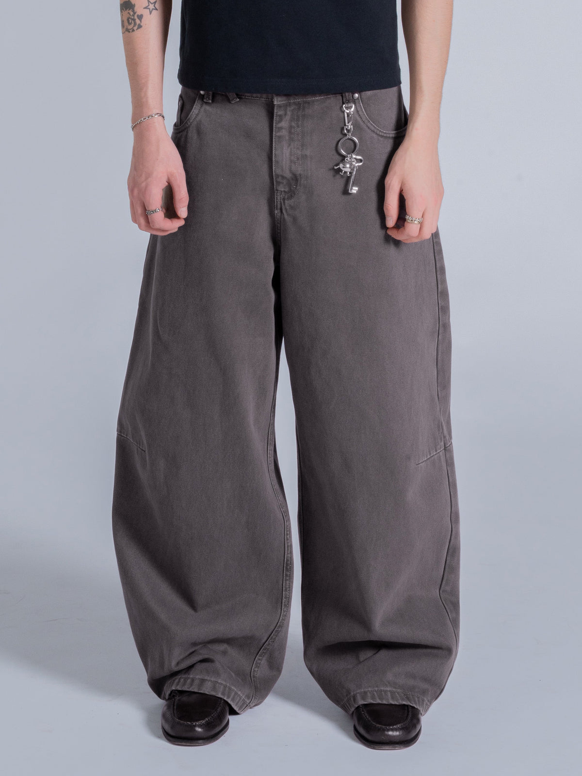 DOUBLE POCKET DENIM JEANS - UMBER BROWN