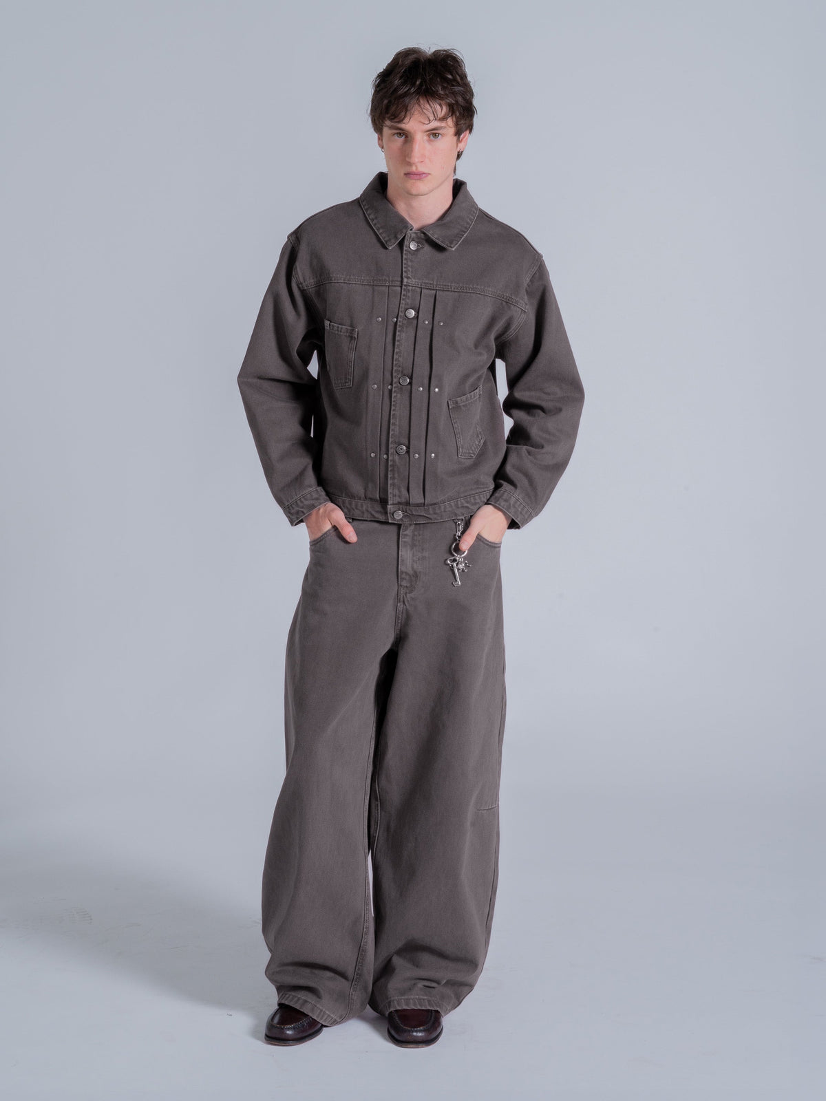 DOUBLE POCKET DENIM JEANS - UMBER BROWN