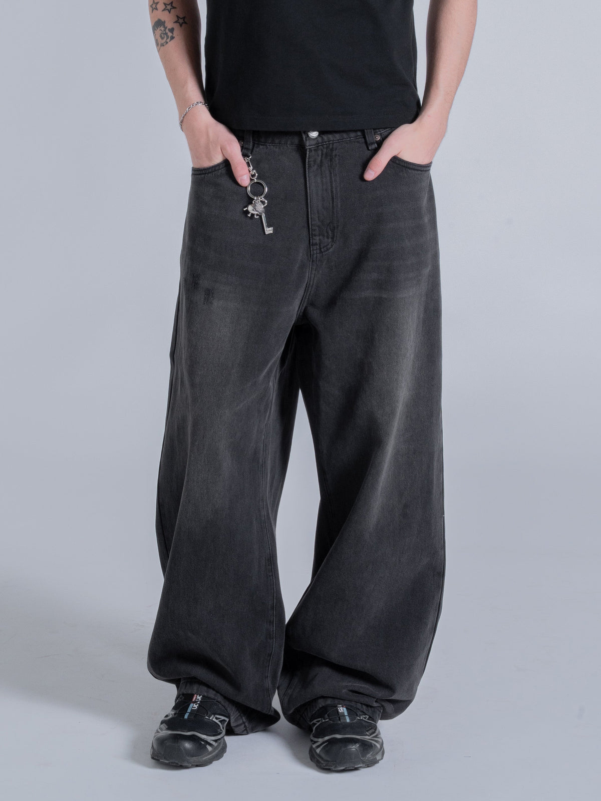 EVERYDAY LOOSE FIT JEANS - WASHED BLACK