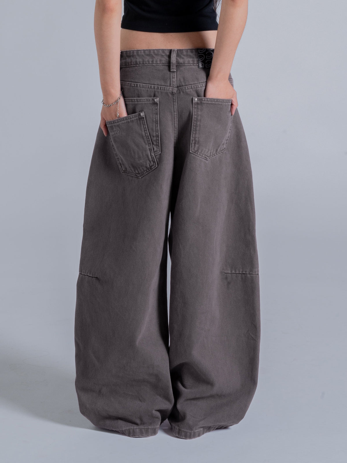 DOUBLE POCKET DENIM JEANS - UMBER BROWN
