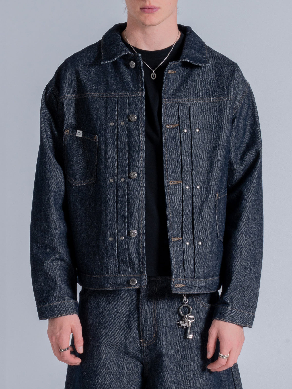 FALLING POCKETS DENIM JACKET - BLUE RAW DENIM