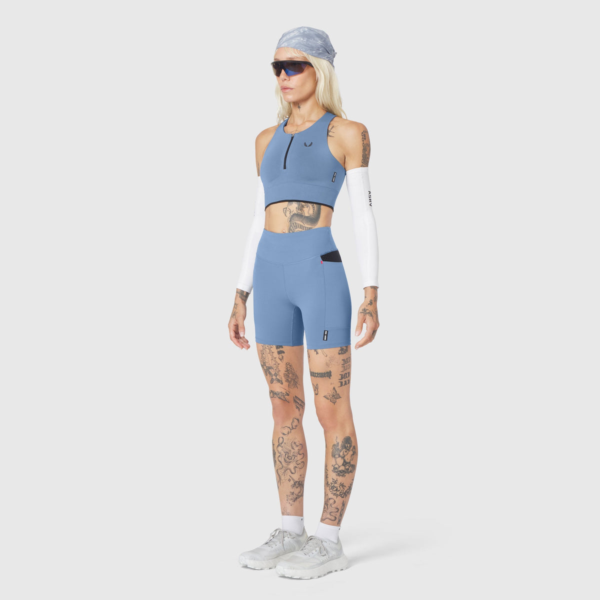 W097. LYCRA® ADAPTIV Seamless Zip Bra - Slate Blue